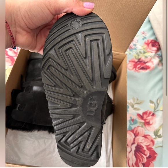 UGG Bailey Bow ll- Black - Picture 9 of 9